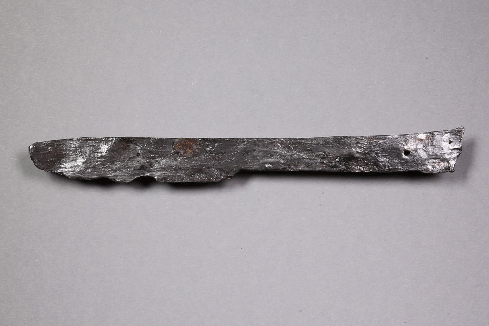 Messer von der Burg Bartenstein, Partenstein, Eisen, Anfang 15. Jh., Museum Ahler Kram, Fd. Nr. 2530, H. 2,1 cm, Br. 20,4 cm