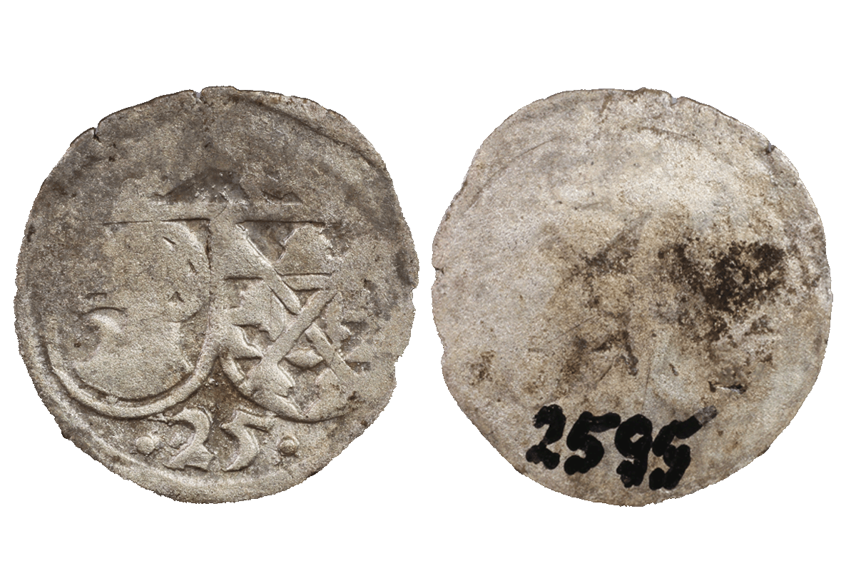 Pfennig aus Silber von der Burg Bartenstein, Herkunft unbekannt, Museum Ahler Kram, 1525, Fd.-Nr. 2595, H. 1,31 cm, Br. 1,29 cm