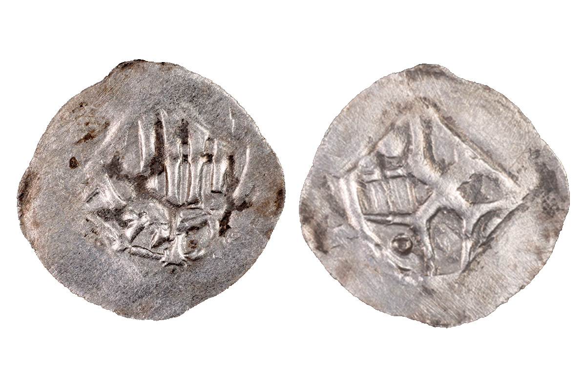 Händleinheller aus Silber von der Burg Bartenstein, Museum Ahler Kram, um 1300 (?), Fd.-Nr. 2961, H. 1,8 cm, Br. 1,7 cm