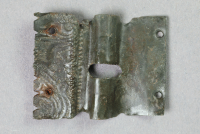 Schnalle aus Buntmetall von der Burg Bartenstein, 16. Jh., Partenstein, Museum Ahler Kram, Fd. Nr. 1276, H. 2,7 cm, Br. 3,6 cm