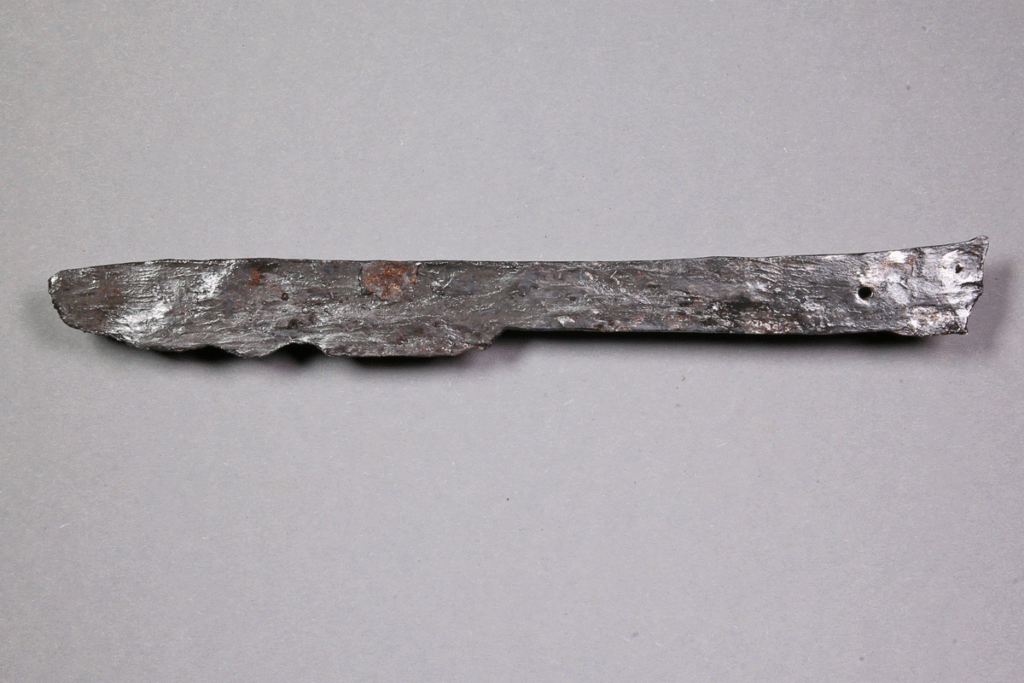 Messer von der Burg Bartenstein, Partenstein, Eisen, Anfang 15. Jh., Museum Ahler Kram, Fd. Nr. 2530, H. 2,1 cm, Br. 20,4 cm