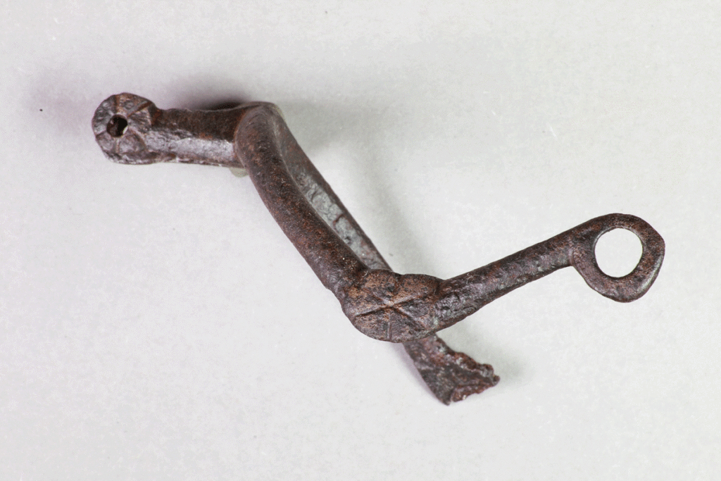 Fragment einer Radspore von der Burg Bartenstein, 15./16. Jh., Partenstein, Museum Ahler Kram, Fd. Nr. 2831, H. 8,6 cm, Br. 9,8 cm